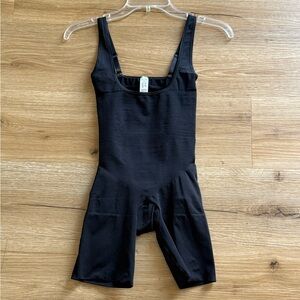 Red Hot by SPANX Black Open Bust mid thigh bodysuit- large